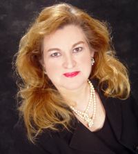 Lili Maliner - Professional headshot