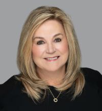 Julie Retzlaff - Professional headshot