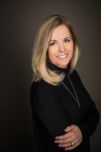 Lorie Phillips - Professional headshot