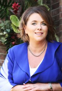 Donna Cleous - Professional headshot