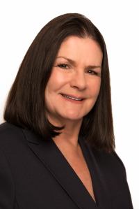 Clara Hieshetter Broker - Professional headshot